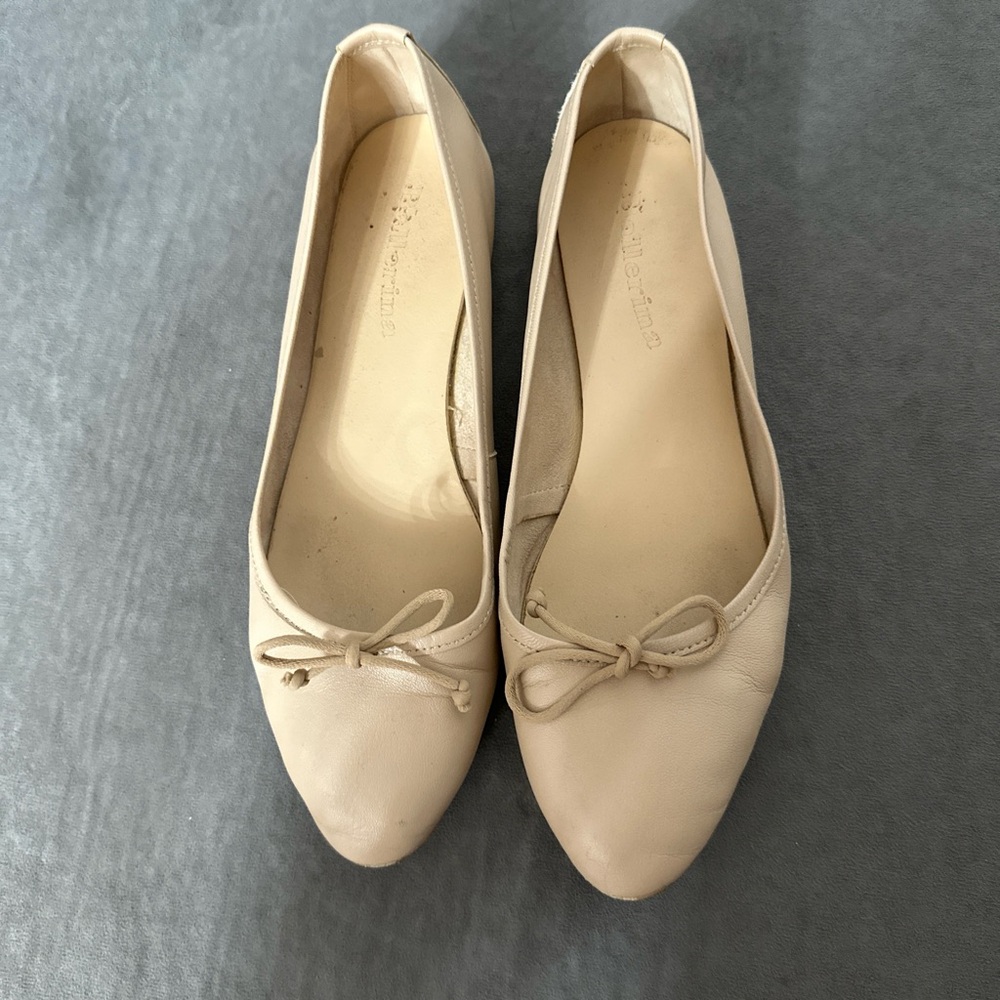 Ballerina leather shoes. Italian brand. Size 39 European